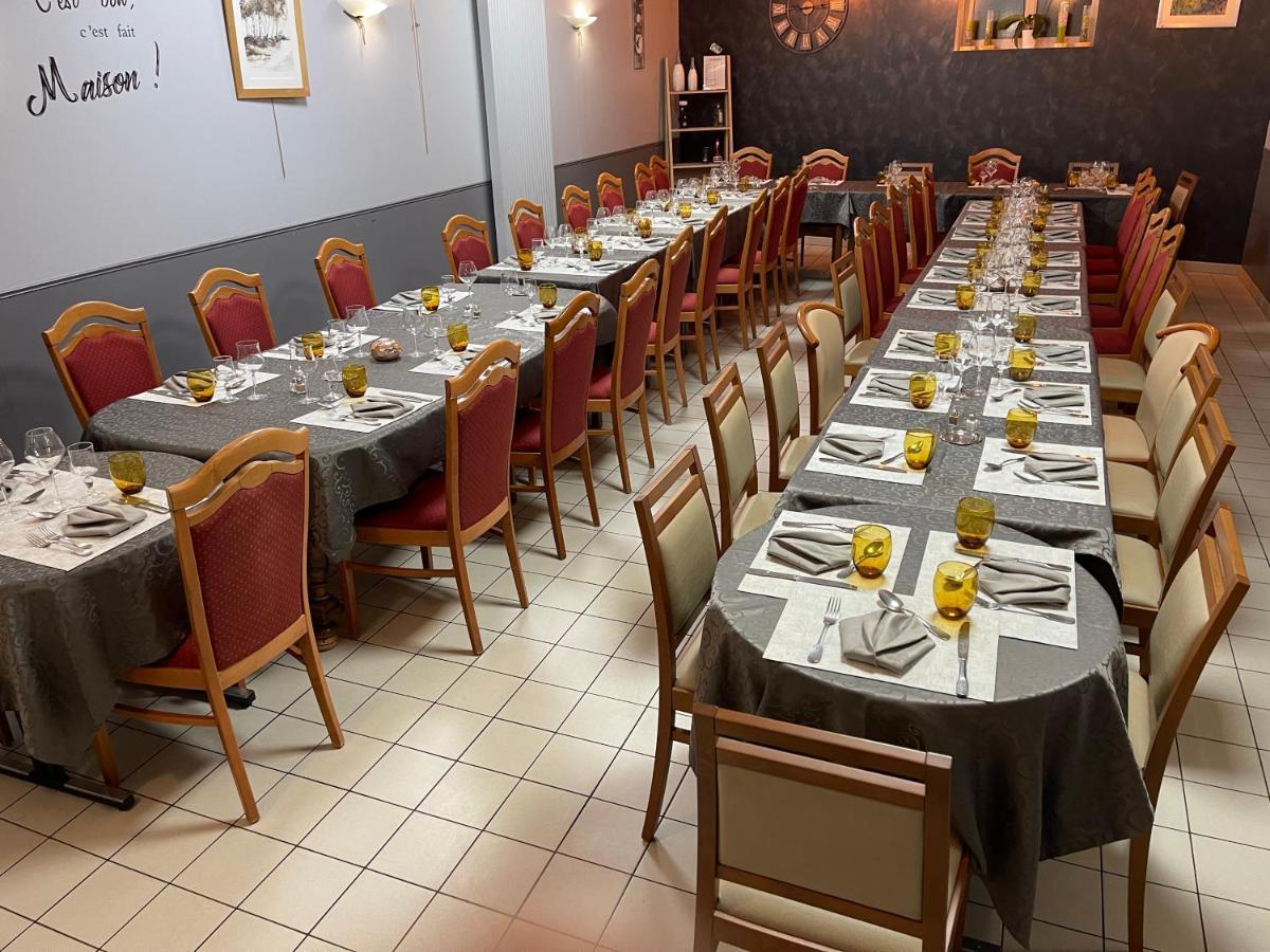 Auberge Du Cheval Blanc Beaumont-Pied-de-Boeuf  ภายนอก รูปภาพ
