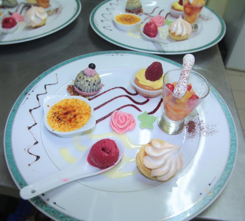 Auberge Du Cheval Blanc Beaumont-Pied-de-Boeuf  ภายนอก รูปภาพ