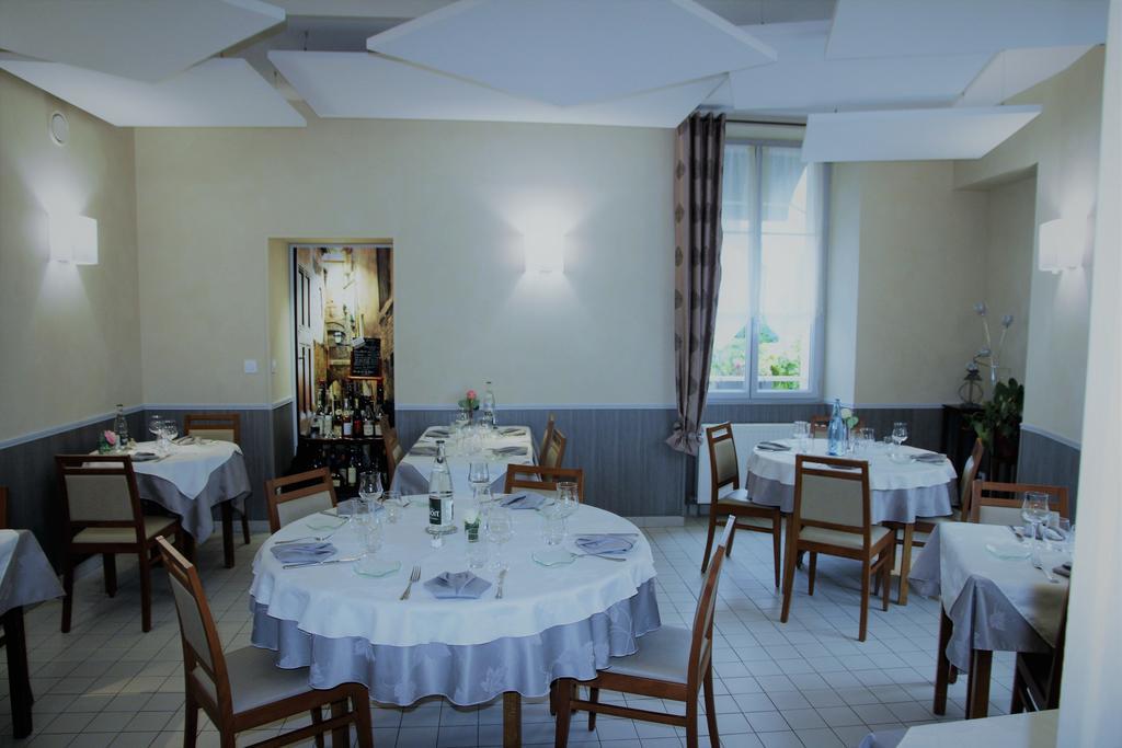 Auberge Du Cheval Blanc Beaumont-Pied-de-Boeuf  ภายนอก รูปภาพ