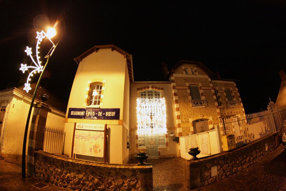 Auberge Du Cheval Blanc Beaumont-Pied-de-Boeuf  ภายนอก รูปภาพ