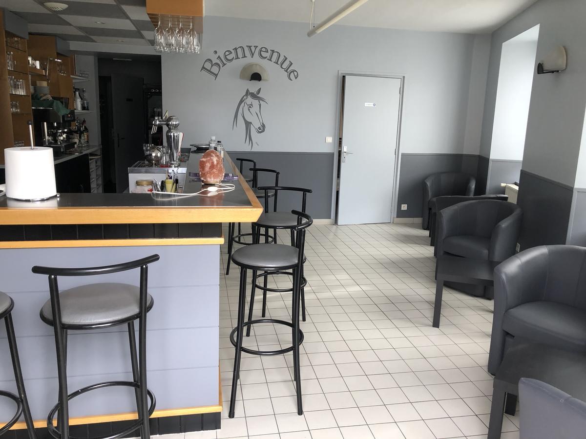 Auberge Du Cheval Blanc Beaumont-Pied-de-Boeuf  ภายนอก รูปภาพ