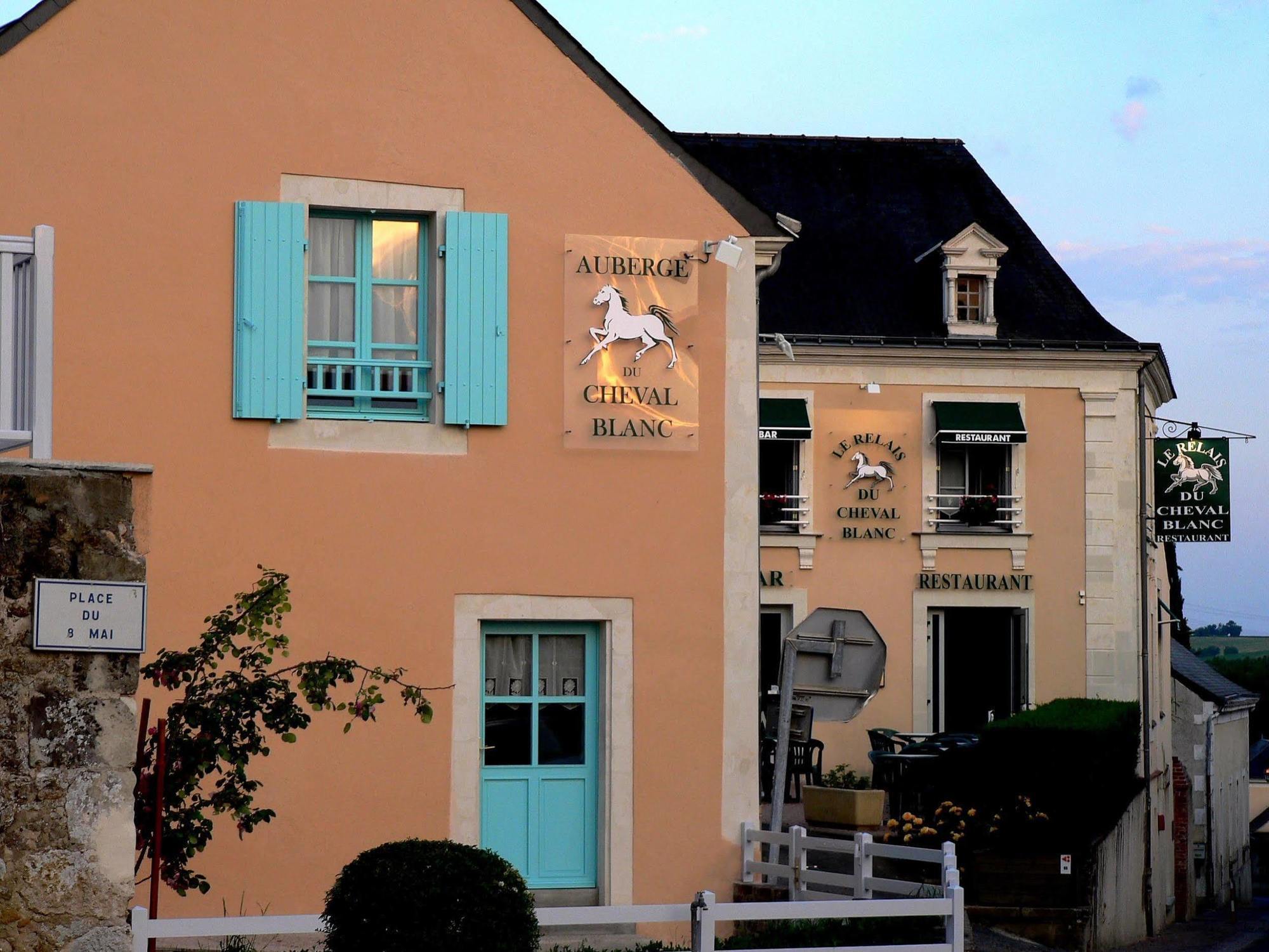 Auberge Du Cheval Blanc Beaumont-Pied-de-Boeuf  ภายนอก รูปภาพ