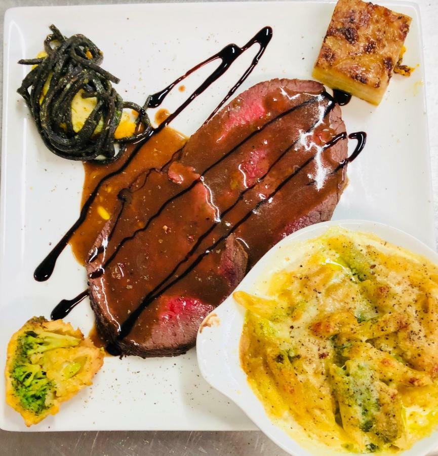 Auberge Du Cheval Blanc Beaumont-Pied-de-Boeuf  ภายนอก รูปภาพ